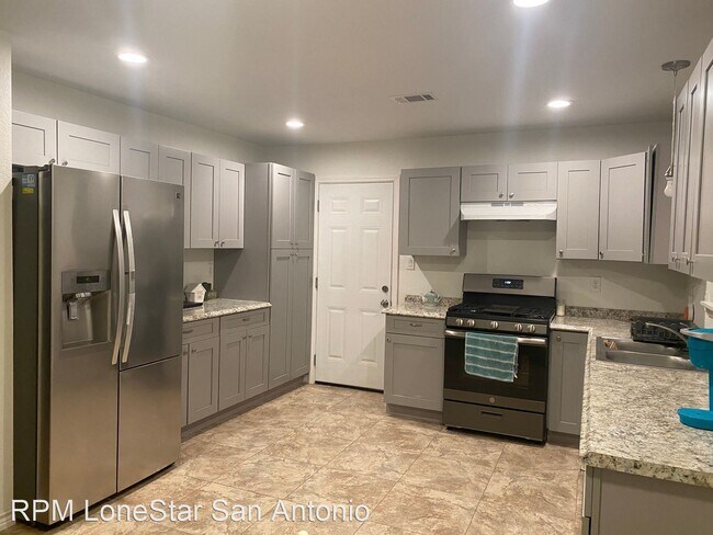 Building Photo - 3 br, 2 bath House - 7427 Bronco Ln