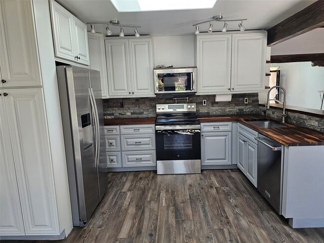Building Photo - 7524 Kachina Loop
