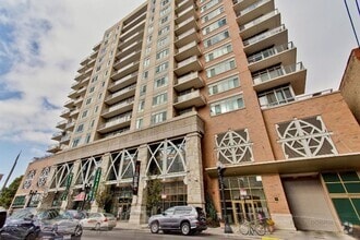 Building Photo - 230 W Division St
