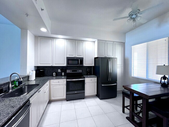 Foto del edificio - Furnished 2/2 in Harbour Isle *Stunning Vi...