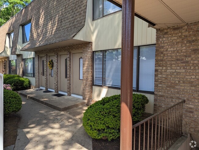 Apartment Entry - 90 Kinderkamack Rd