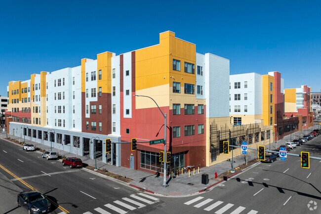 Foto del edificio - Canyon Flats