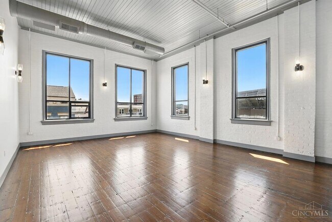 Foto del edificio - 222 W 15th St