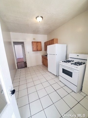 Building Photo - 679 E 223rd St