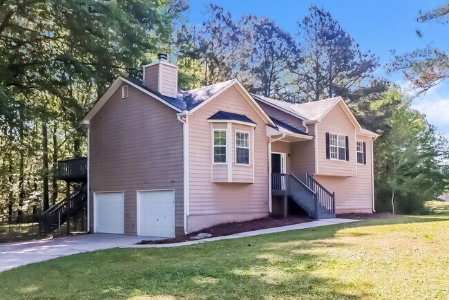 Building Photo - 15 Pine Dr