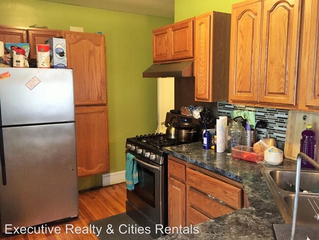 Foto del edificio - 702 Fuller Ave