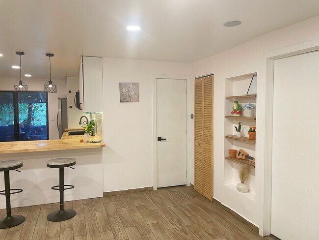 Foto del edificio - 5907 S Farragut Dr