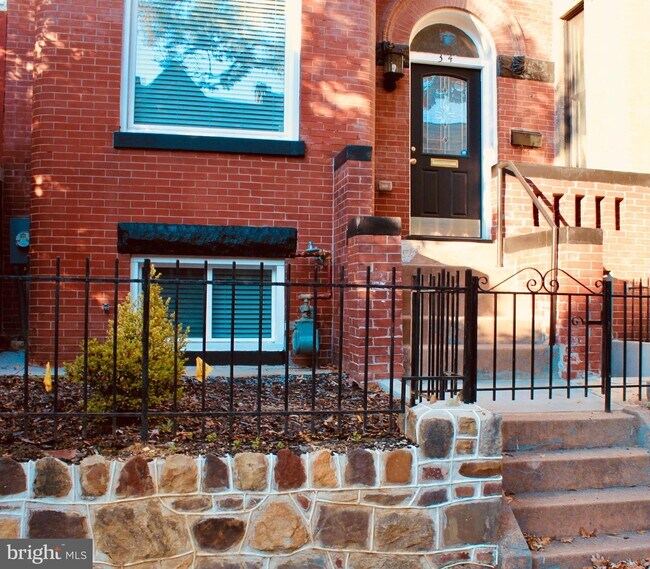 Building Photo - 34 Quincy Pl NE