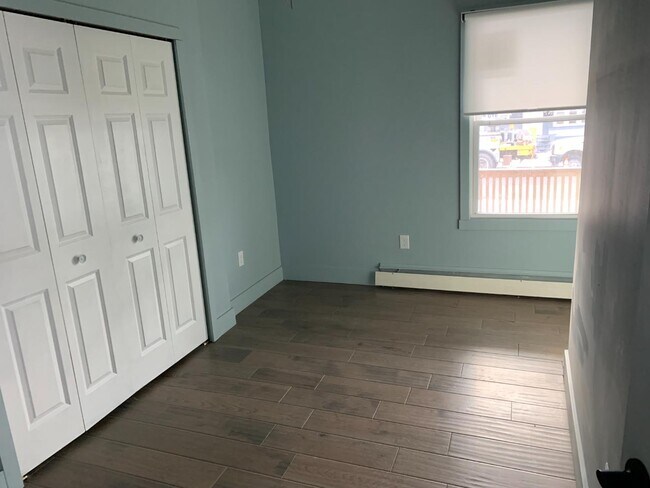 Building Photo - 420 Emmet St