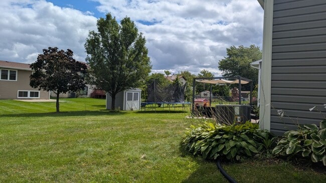 Building Photo - 721 Cutter Ln