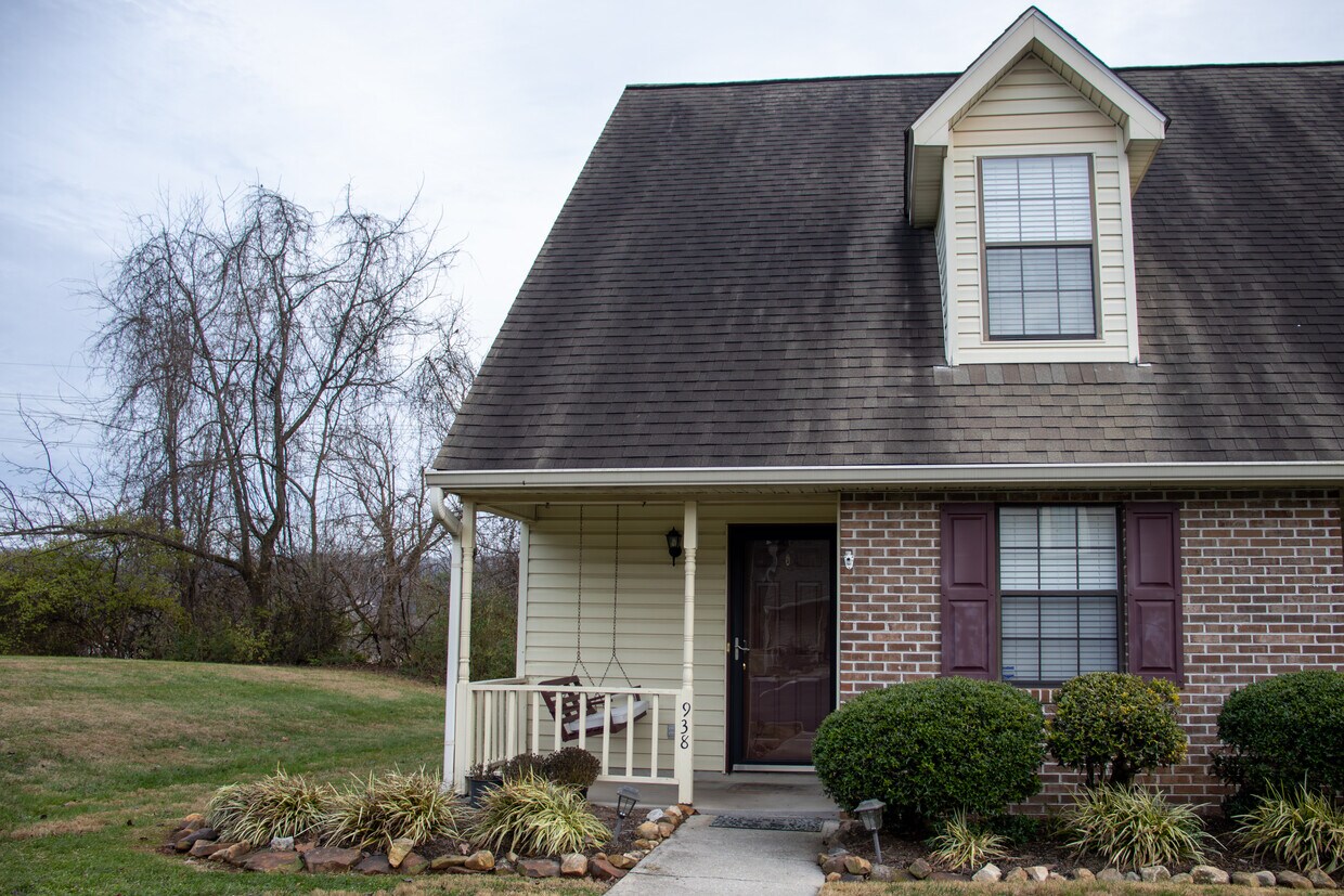 Foto principal - 938 Bradley Bell Dr