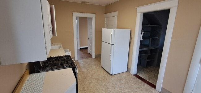 Building Photo - 704 N 12th St