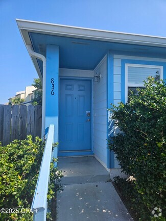 Building Photo - 836 Premier Dr