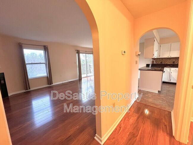 Building Photo - 119 Antler Hollow Dr