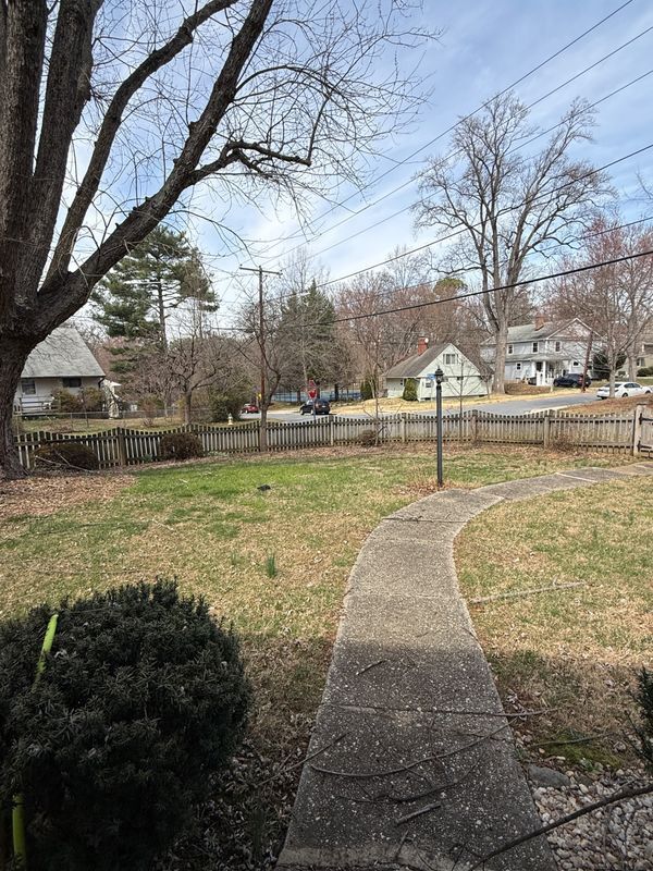 Foto del edificio - 407 Calvin Ln