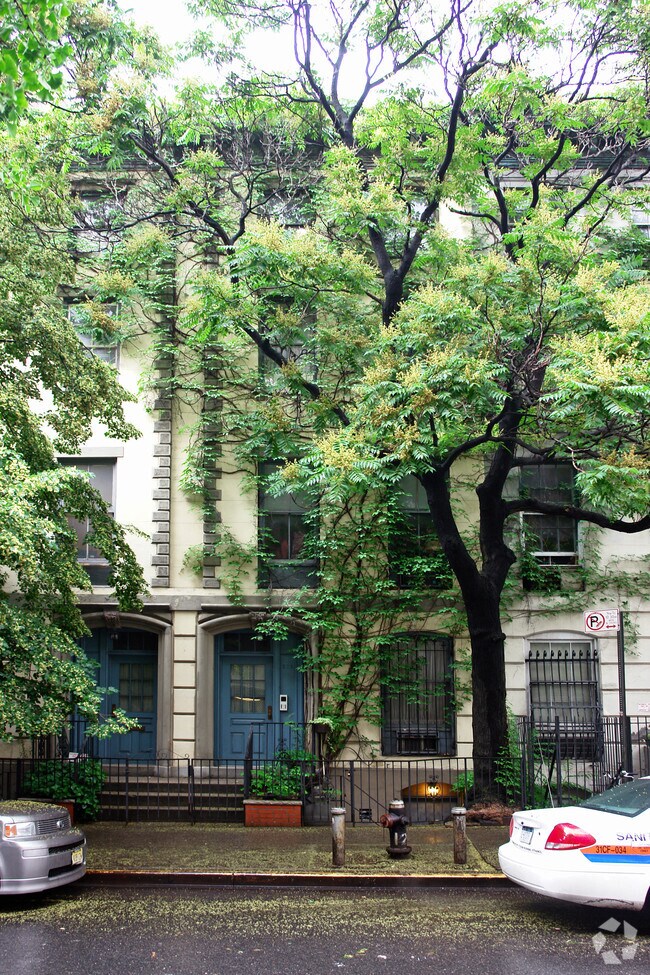 Building Photo - 205-207 W 22nd St