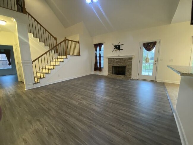 Building Photo - 4011 Windsong Trail