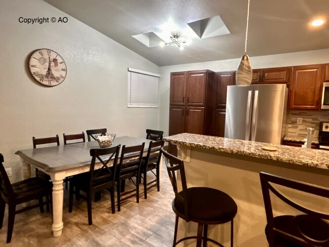Foto del edificio - 3108 Moonbeam Cir S
