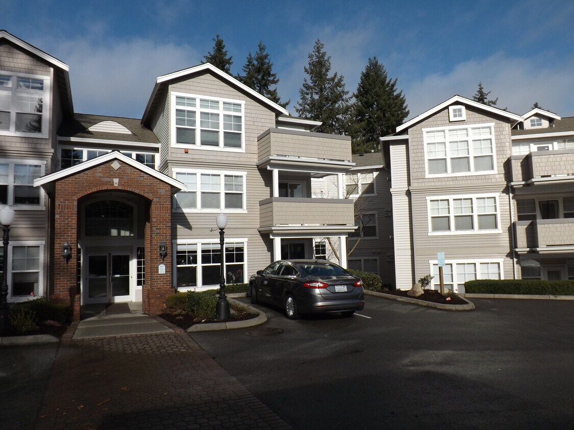 8500 Main St Unit F213, Edmonds, WA 98026 Condo for Rent in Edmonds