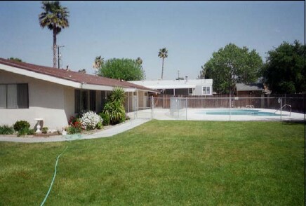 La casa club y la piscina - Sand Canyon Mobile Home Park