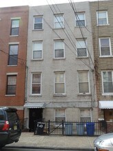 Building Photo - 824 Garden St