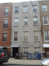 Building Photo - 824 Garden St