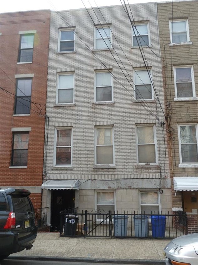 824 Garden St Unit 1, Hoboken, NJ 07030 Condo for Rent in Hoboken, NJ