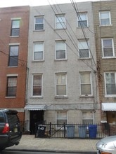 Building Photo - 824 Garden St