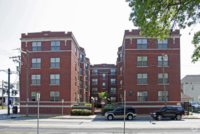 Building Photo - Colonial Hall Apartments