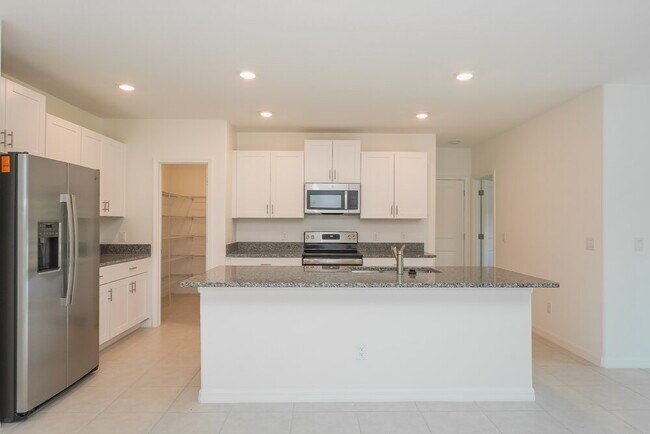 Foto del edificio - 2037 Skybrooke Blvd