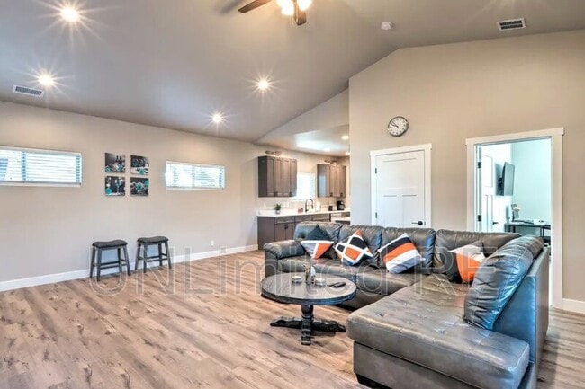 Foto del edificio - 2269 W Mission Timber Cir