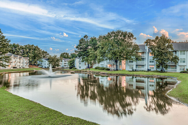 Building Photo - Trinity Lakes