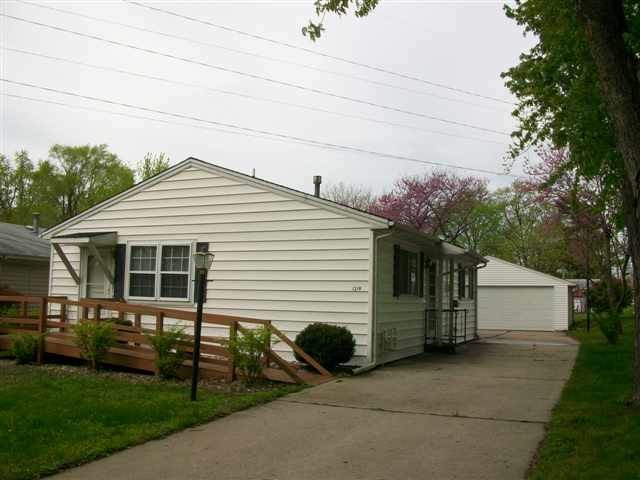 Primary Photo - 1219 Barker St