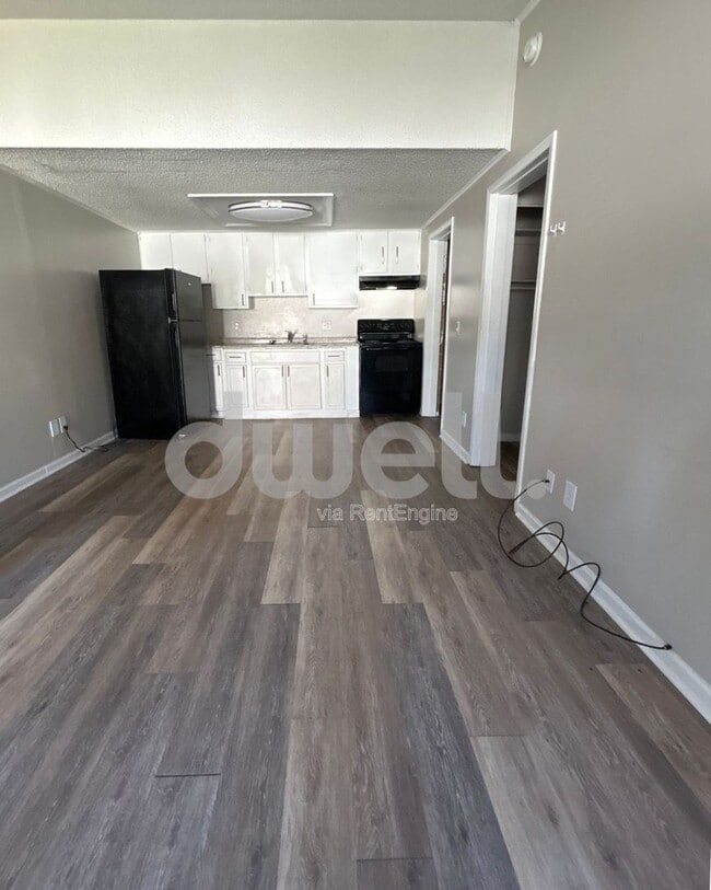 Building Photo - 808 Forest Ridge Pl