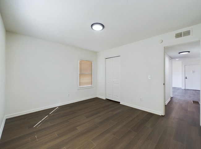 Building Photo - 8600 Countryshire Ln