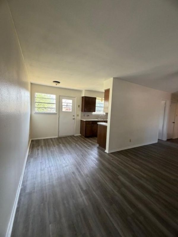 Building Photo - 305 E Eggleston St