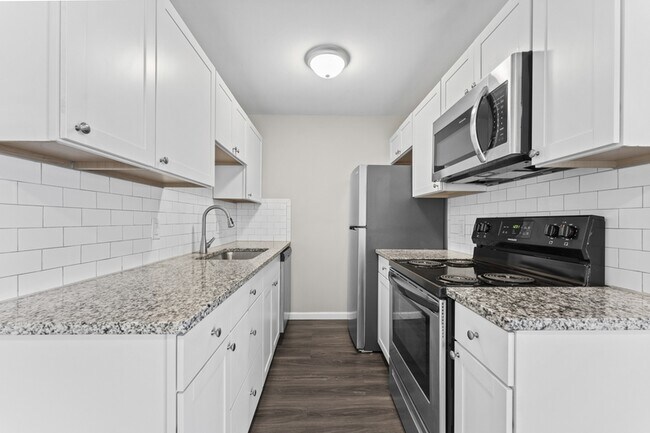 Foto del edificio - 23200 Huron River Dr