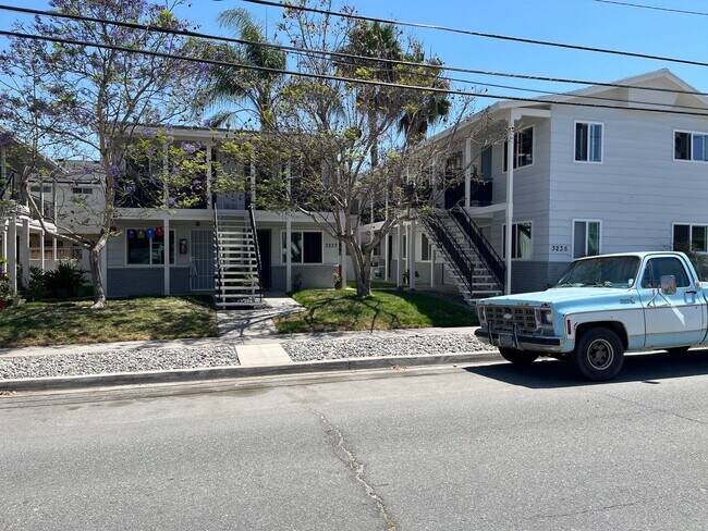 Building Photo - **Move in special $ 500 off 1st month's re...