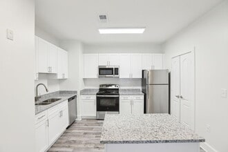 Building Photo - Wesley Kensington Apartments at Stonecrest