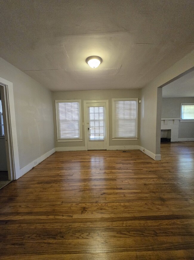 Building Photo - **Move In Special** 3 Bed House with Flex ...