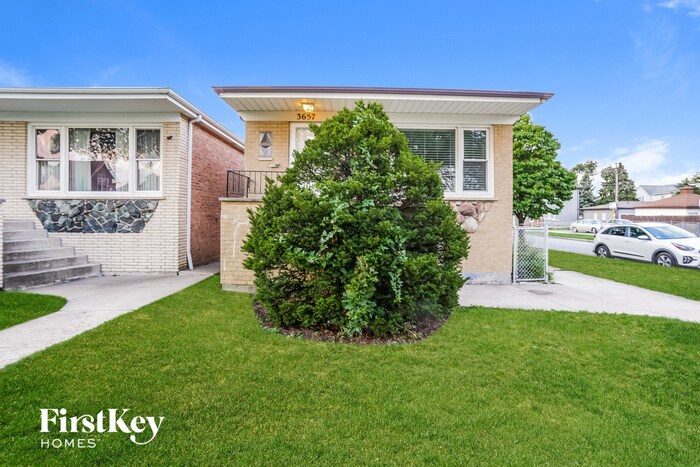Foto principal - 3657 W 59th Pl