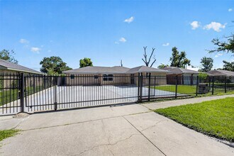 Building Photo - 7950 Longridge Dr