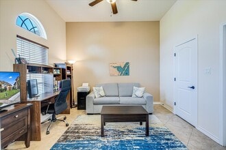 Building Photo - 7522 S Lake Dr