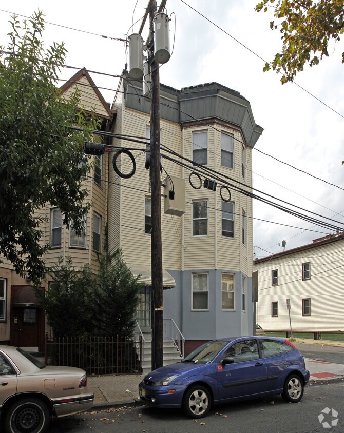 Foto del edificio - 105 Magnolia Ave