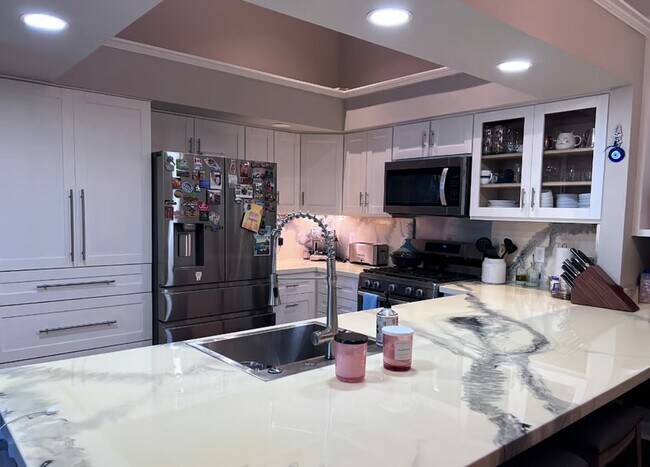 Foto del edificio - 8317 Bluebird Way