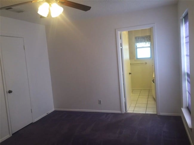 Building Photo - 1105 Spring Brook Dr