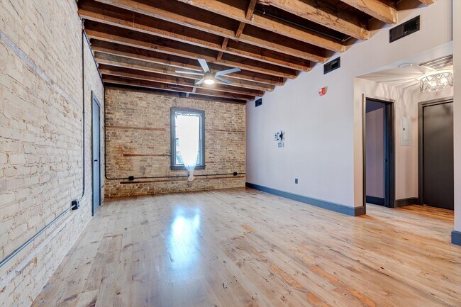 Building Photo - 2888 Main St