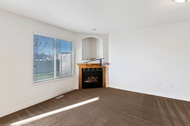 Foto del edificio - 1613 N 450 E