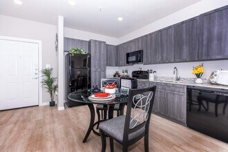 Building Photo - 300 Dipping Ln