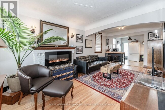 Building Photo - 131 Adeline Ave